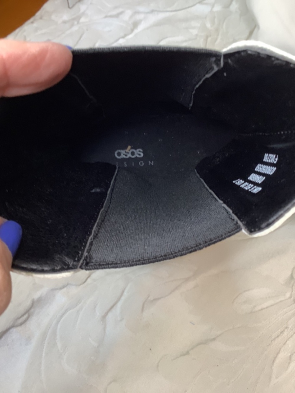 EUC ASOS design white black Chelsea boots platform - Picture 14 of 16